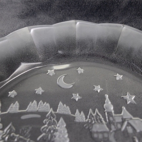 Mikasa Silent Night 14" Glass Christmas Holiday Themed Serving Platter - Picture 6 of 8